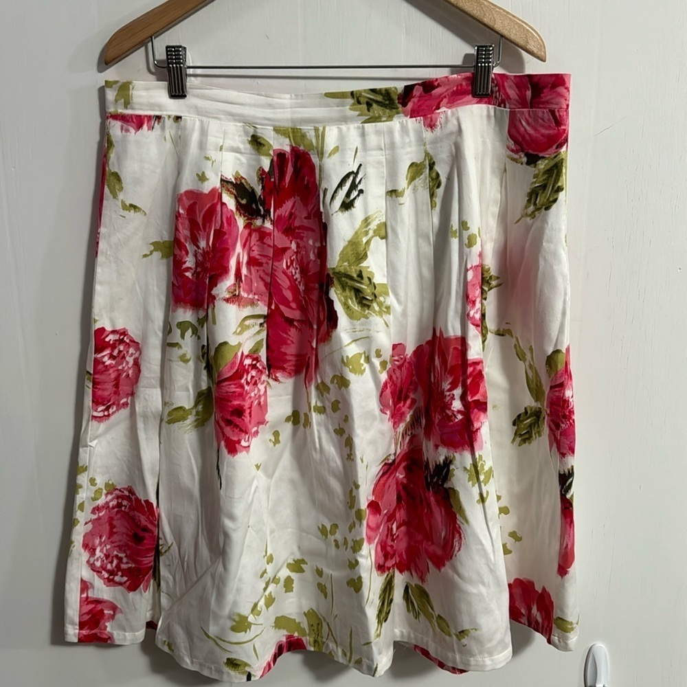 Roz & Ali floral pleated skirt, lined, Sz 16, very good condition